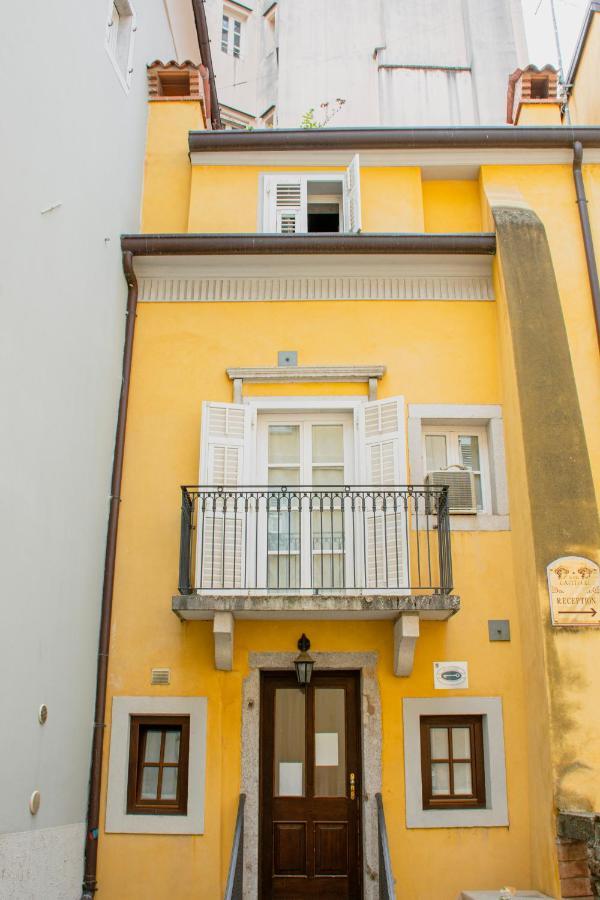 Hotel Capitelli ตรีเอสเต ภายนอก รูปภาพ