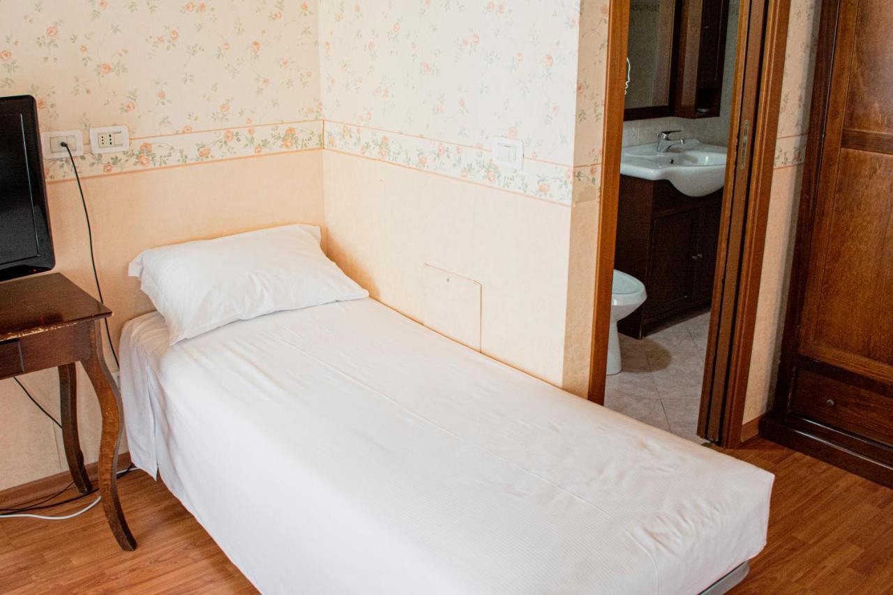 Hotel Capitelli ตรีเอสเต ภายนอก รูปภาพ