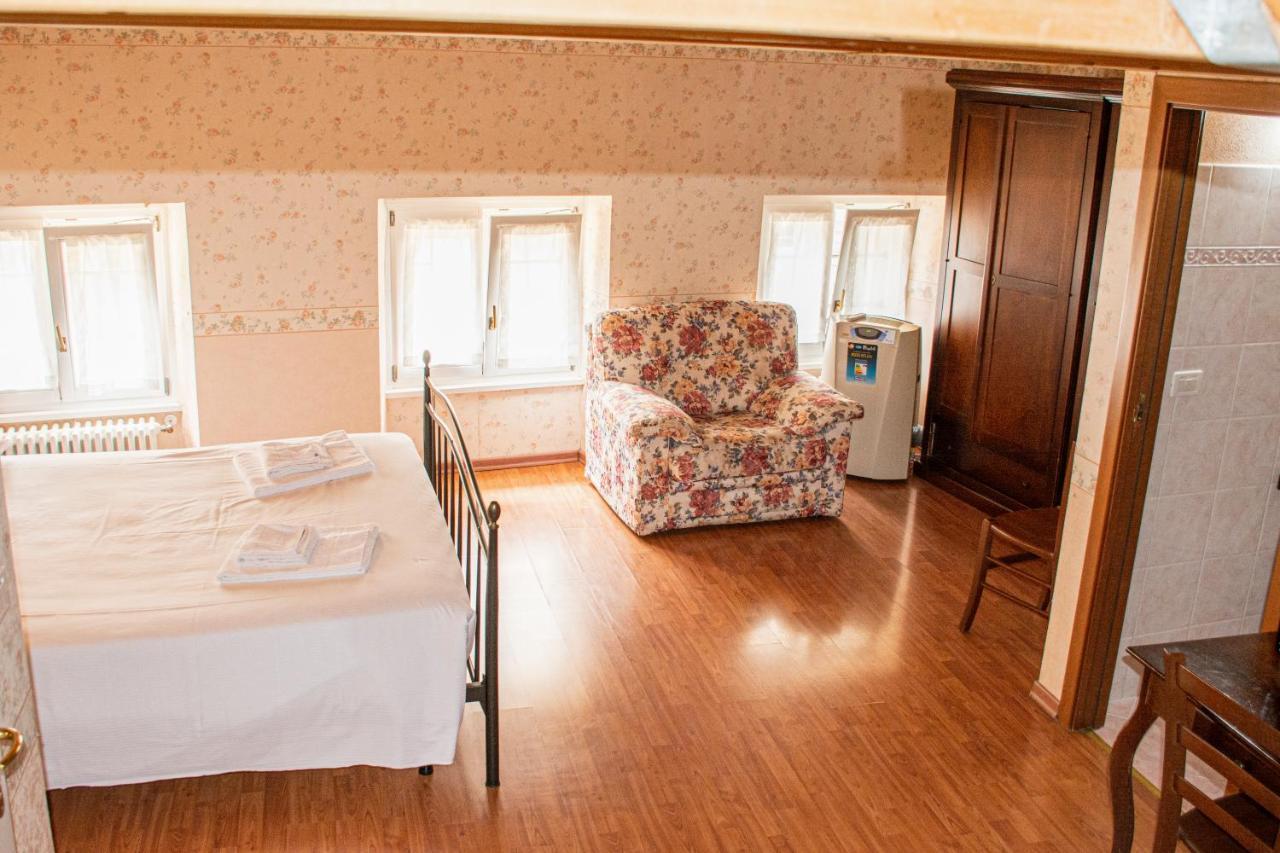 Hotel Capitelli ตรีเอสเต ภายนอก รูปภาพ