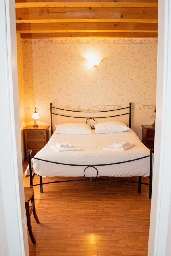Hotel Capitelli ตรีเอสเต ภายนอก รูปภาพ