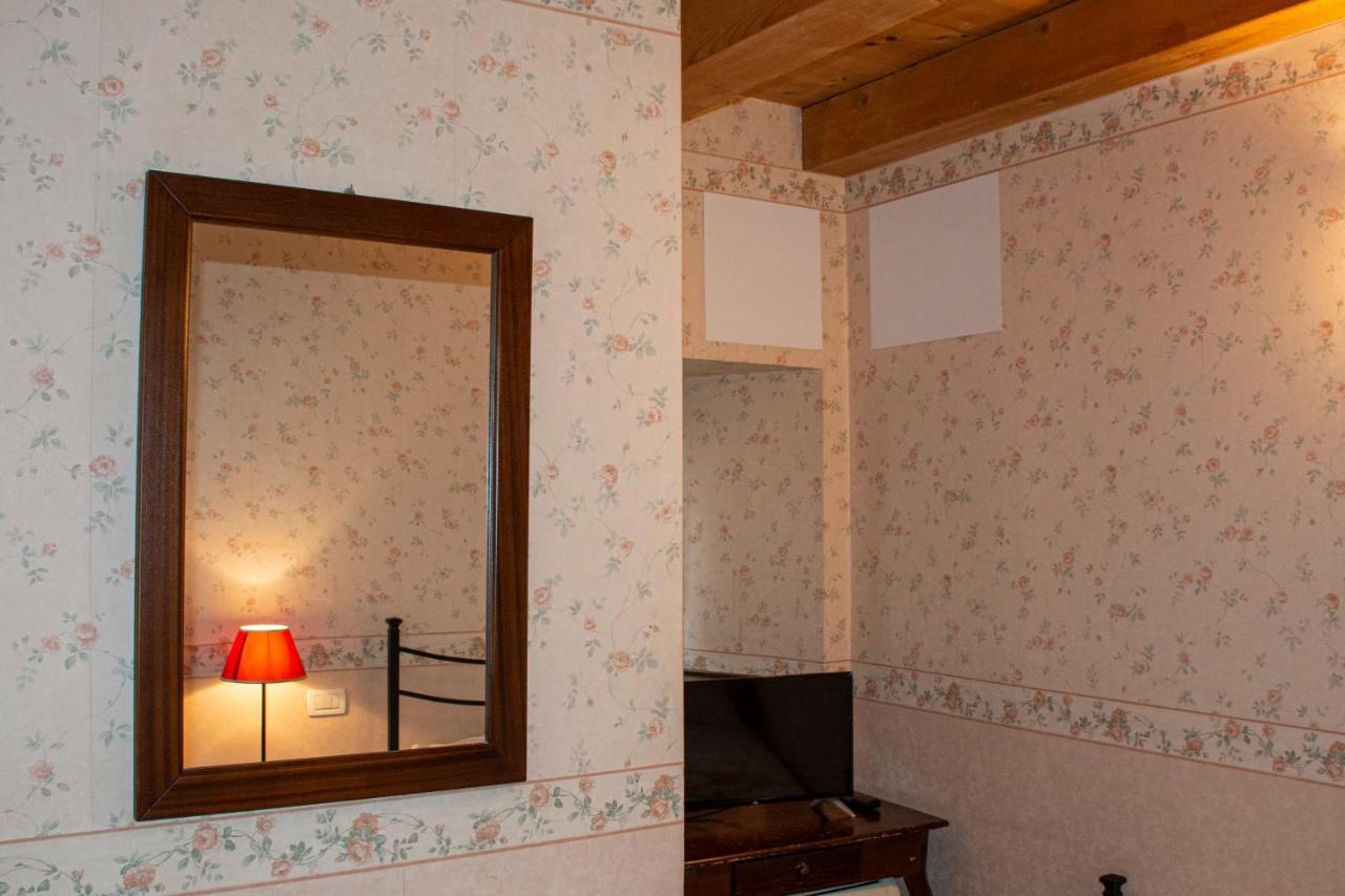 Hotel Capitelli ตรีเอสเต ภายนอก รูปภาพ