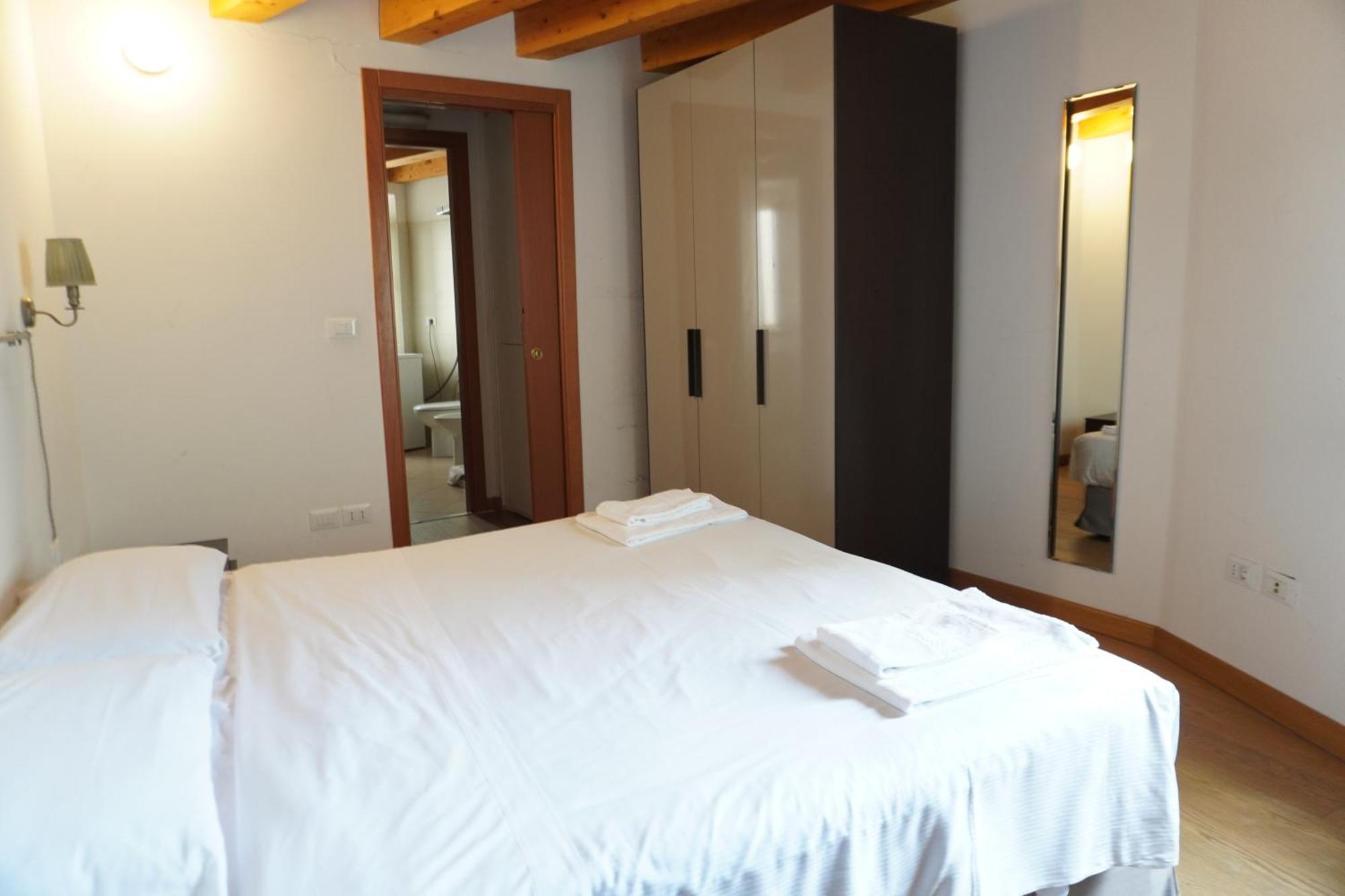 Hotel Capitelli ตรีเอสเต ภายนอก รูปภาพ
